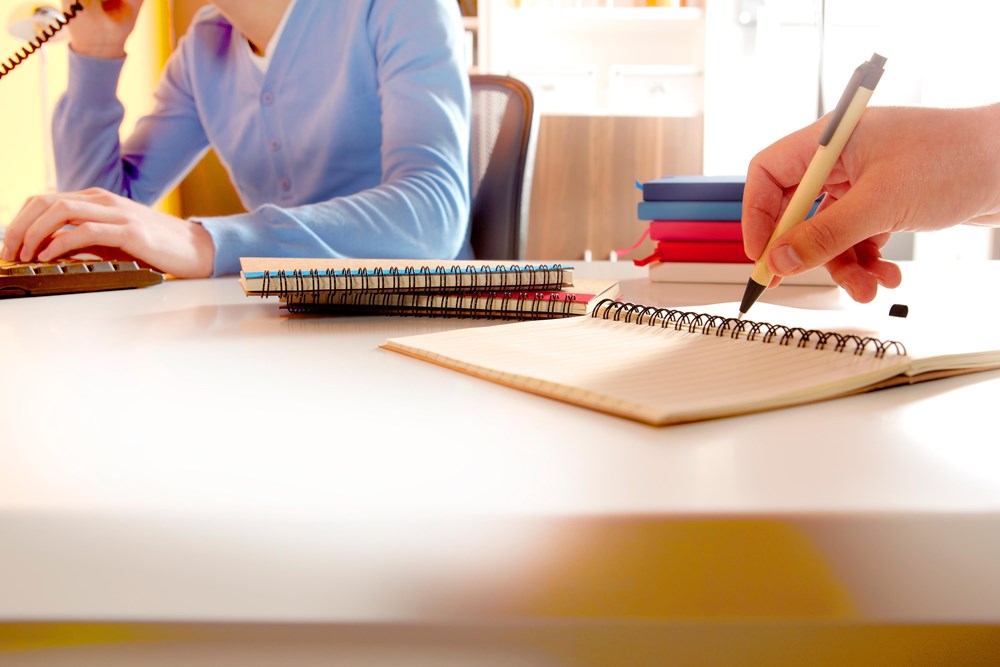 Draadgebonden notitieboekje met balpen Stella